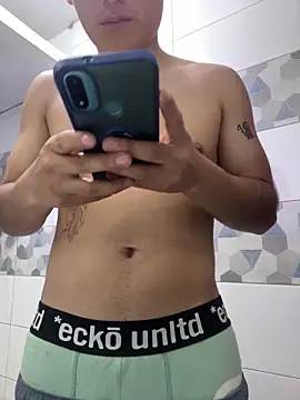 Snapshot of Piero_1369 chatting on 03/25/26, 01:44 Piero 1369 online show from 03/25/26, 01:44