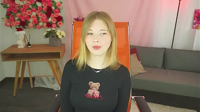 Snapshot of LunasFrost chatting on 04/09/26, 10:20 LunasFrost online show from 04/09/26, 10:20