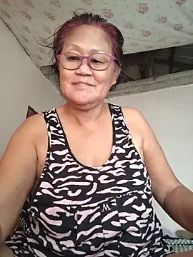 Snapshot of Sunflower1956 chatting on 05/16/26, 11:25 Sunflower1956 online show from 05/16/26, 11:25