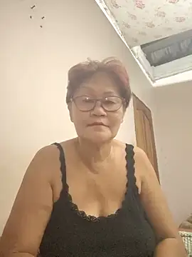 Snapshot of Sunflower1956 chatting on 06/16/26, 04:09 Sunflower1956 online show from 06/16/26, 04:09