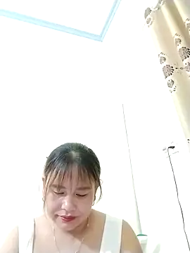 Snapshot of Moubie1 chatting on 04/18/26, 02:54 Moubie1 online show from 04/18/26, 02:54