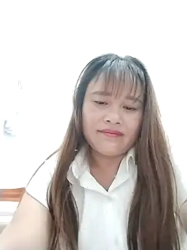Snapshot of Moubie1 chatting on 04/27/26, 03:32 Moubie1 online show from 04/27/26, 03:32