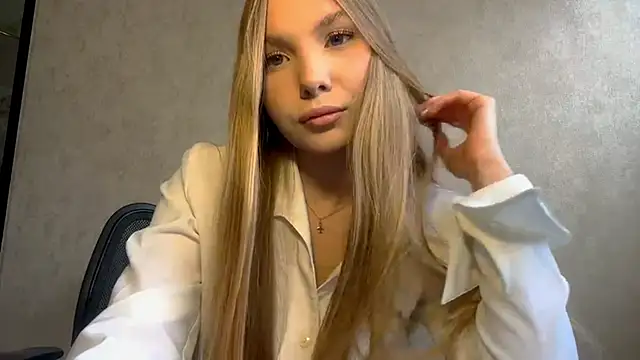 CarolineNine online show from 03/29/26, 12:49