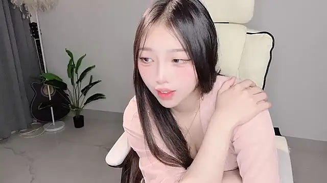 Yukiy8877 online show from 04/18/26, 01:04