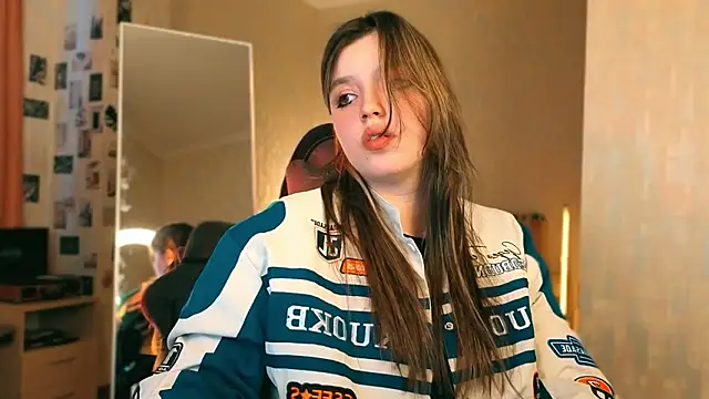 Snapshot of Chloe_Rozzy chatting on 03/20/26, 02:33 Chloe Rozzy online show from 03/20/26, 02:33