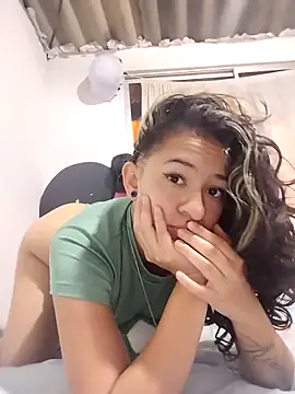 Snapshot of abigail240 chatting on 03/27/26, 12:05 abigail240 online show from 03/27/26, 12:05