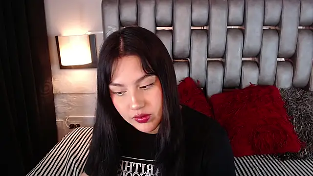 Snapshot of Sofiia_Vega_ chatting on 04/21/26, 11:49 Sofiia Vega online show from 04/21/26, 11:49