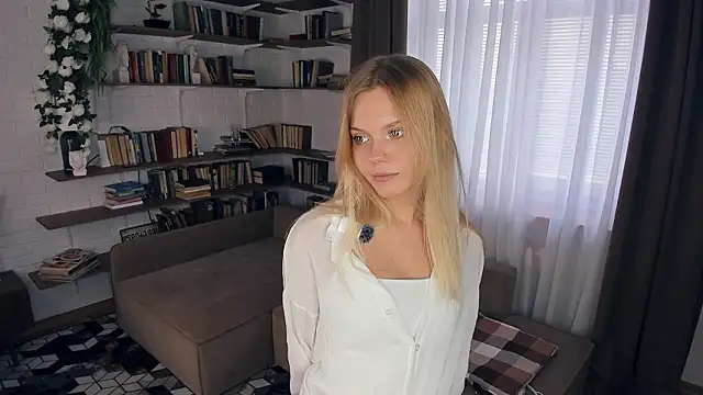 Snapshot of InesPiek chatting on 03/25/26, 08:53 InesPiek online show from 03/25/26, 08:53