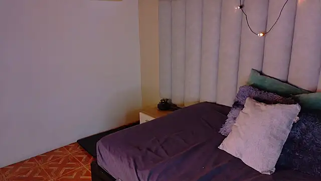 Snapshot of AhslyEvans__ chatting on 05/03/26, 12:55 AhslyEvans online show from 05/03/26, 12:55
