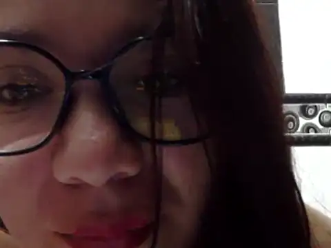 Snapshot of Alaialuxe chatting on 04/08/26, 03:39 Alaialuxe online show from 04/08/26, 03:39