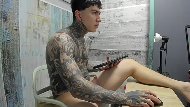 Snapshot of Gury_tattoo chatting on 05/02/26, 06:07 Gury tattoo online show from 05/02/26, 06:07