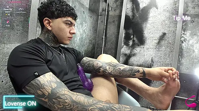 Snapshot of Gury_tattoo chatting on 05/30/26, 04:59 Gury tattoo online show from 05/30/26, 04:59