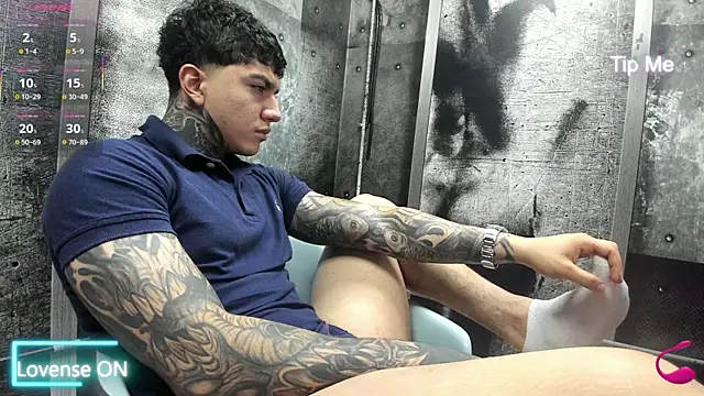 Snapshot of Gury_tattoo chatting on 06/03/26, 08:03 Gury tattoo online show from 06/03/26, 08:03