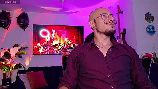 Snapshot of Sir_wllliam chatting on 03/28/26, 12:43 Sir wllliam online show from 03/28/26, 12:43