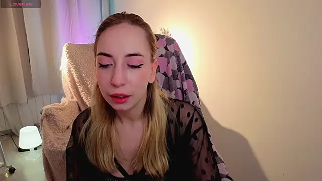 ShadowSparkle online show from 04/10/26, 10:47