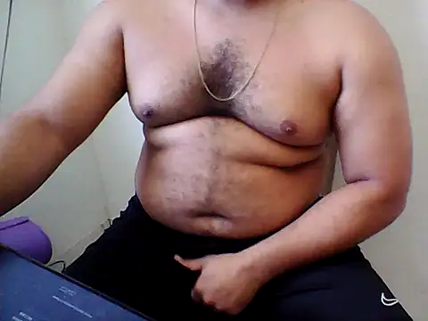 Snapshot of Derick_013 chatting on 05/10/26, 03:39 Derick 013 online show from 05/10/26, 03:39