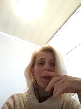 MiaLove183 online show from 04/03/26, 01:31