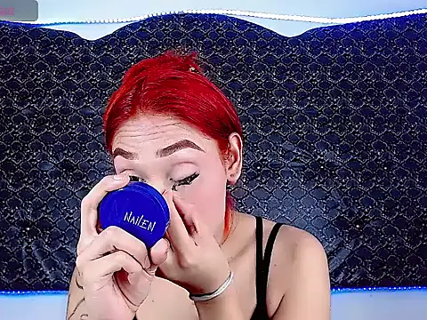 Snapshot of Salome_bichtxx chatting on 05/08/26, 09:20 Salome bichtxx online show from 05/08/26, 09:20