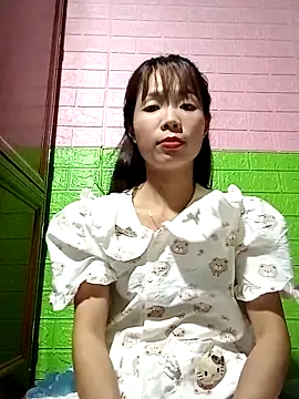 AmyLinee01 online show from 04/29/26, 11:03