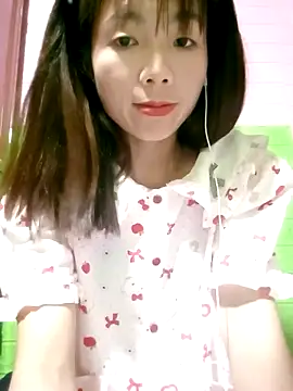 AmyLinee01 online show from 04/30/26, 08:57
