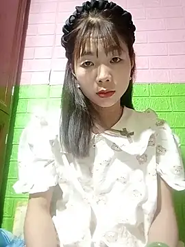 Snapshot of AmyLinee01 chatting on 05/19/26, 04:52 AmyLinee01 online show from 05/19/26, 04:52