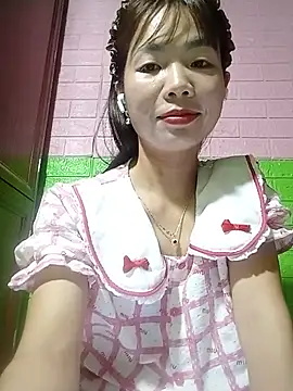 Snapshot of AmyLinee01 chatting on 05/29/26, 05:11 AmyLinee01 online show from 05/29/26, 05:11