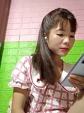 Snapshot of AmyLinee01 chatting on 06/02/26, 07:32 AmyLinee01 online show from 06/02/26, 07:32