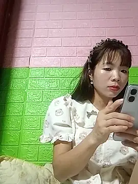 Snapshot of AmyLinee01 chatting on 06/05/26, 06:52 AmyLinee01 online show from 06/05/26, 06:52