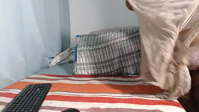 Lucia-boobs online show from 06/24/26, 04:17