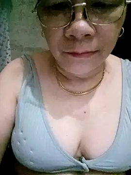 Snapshot of Funsexy1 chatting on 04/19/26, 10:01 Funsexy1 online show from 04/19/26, 10:01