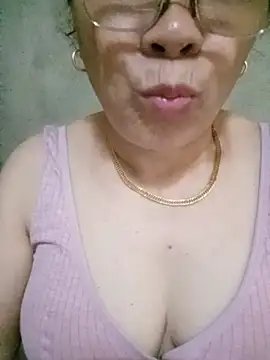 Snapshot of Funsexy1 chatting on 05/27/26, 01:46 Funsexy1 online show from 05/27/26, 01:46