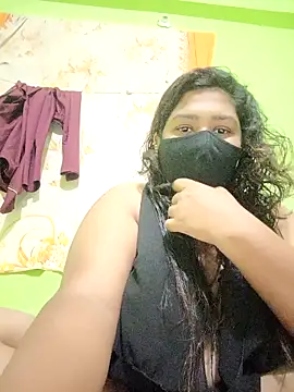 Snapshot of Papte- chatting on 05/01/26, 12:43 Papte- online show from 05/01/26, 12:43