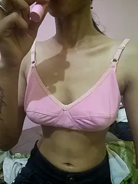Curvy Amyra online show from 05/18/26, 06:03
