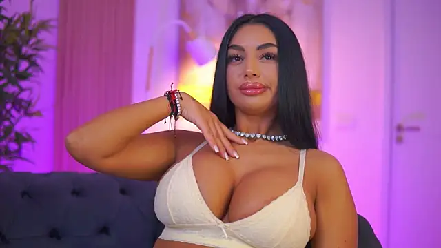 LatinaMorene online show from 04/16/26, 09:39