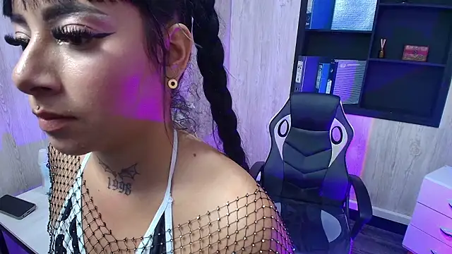 brithny bratz  online show from 03/24/26, 07:57