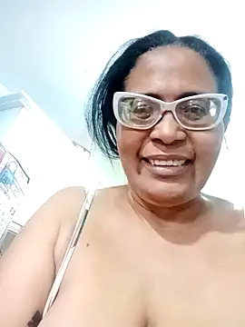Snapshot of sexymomsn chatting on 04/25/26, 02:14 sexymomsn online show from 04/25/26, 02:14
