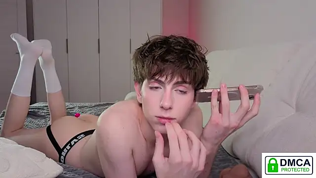 Finn Belle online show from 04/28/26, 08:36