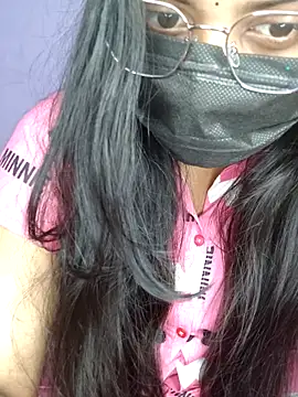 Snapshot of miss_eyekiller12 chatting on 04/17/26, 11:02 miss eyekiller12 online show from 04/17/26, 11:02