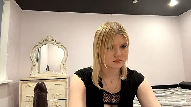Snapshot of SweettAnny chatting on 03/28/26, 05:56 SweettAnny online show from 03/28/26, 05:56