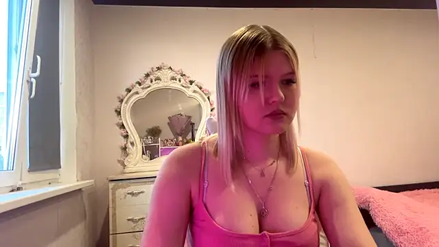 Snapshot of SweettAnny chatting on 05/15/26, 05:09 SweettAnny online show from 05/15/26, 05:09