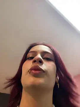 Snapshot of steffmontespink18 chatting on 06/15/26, 01:24 steffmontespink18 online show from 06/15/26, 01:24