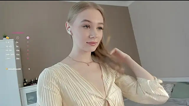 Sellina moon online show from 03/24/26, 07:02