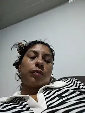 Snapshot of AngelicaStorms chatting on 07/16/26, 12:27 AngelicaStorms online show from 07/16/26, 12:27