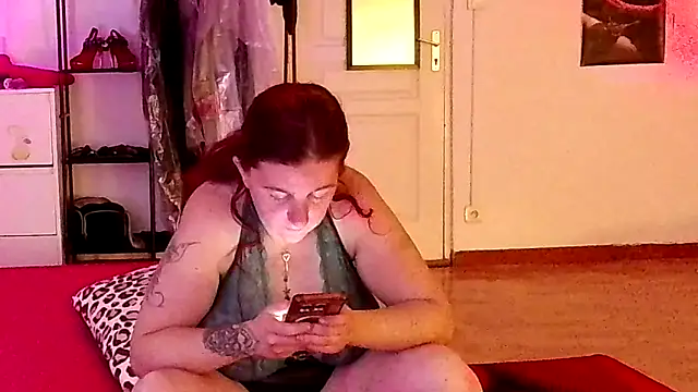 Snapshot of C0chonne59_ chatting on 04/10/26, 05:50 C0chonne59 online show from 04/10/26, 05:50