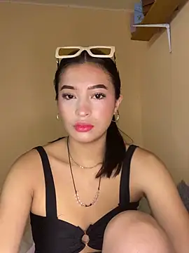 Snapshot of Itze_Mua chatting on 04/19/26, 10:58 Itze Mua online show from 04/19/26, 10:58