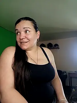 Snapshot of Zuleyka_69 chatting on 05/04/26, 09:44 Zuleyka 69 online show from 05/04/26, 09:44