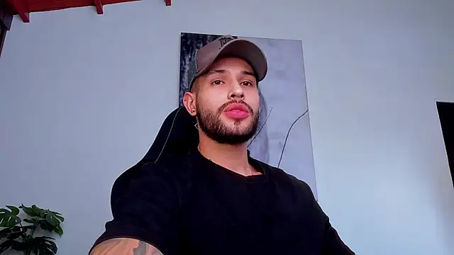 Snapshot of Santos_ramirez1 chatting on 06/17/26, 03:57 Santos ramirez1 online show from 06/17/26, 03:57