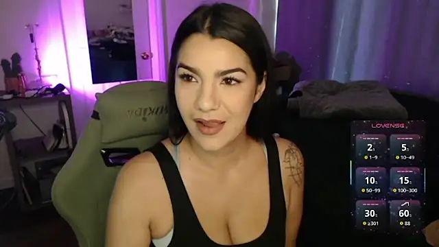 Snapshot of sweetRoxie chatting on 04/06/26, 07:04 sweetRoxie online show from 04/06/26, 07:04