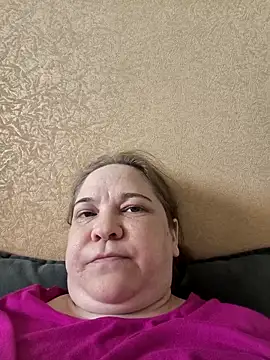 Snapshot of _Yourpussy_ chatting on 05/18/26, 09:37 Yourpussy online show from 05/18/26, 09:37