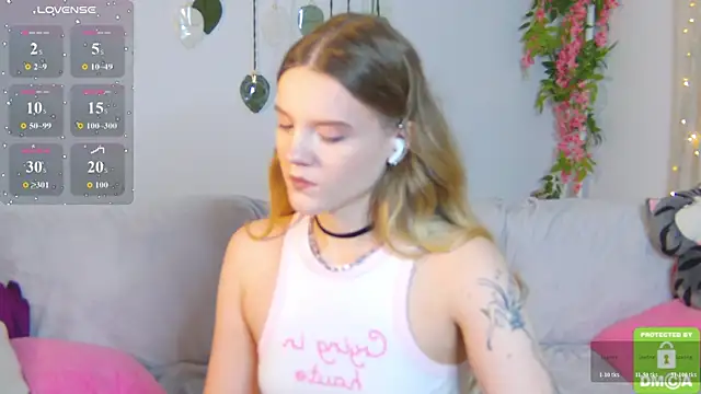 Emma peach online show from 07/29/26, 12:53